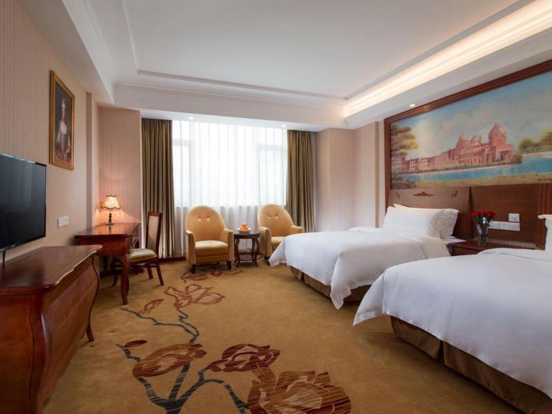 Vienna Hotel Puning South Huancheng Road High-Speed Train Station ภายนอก รูปภาพ